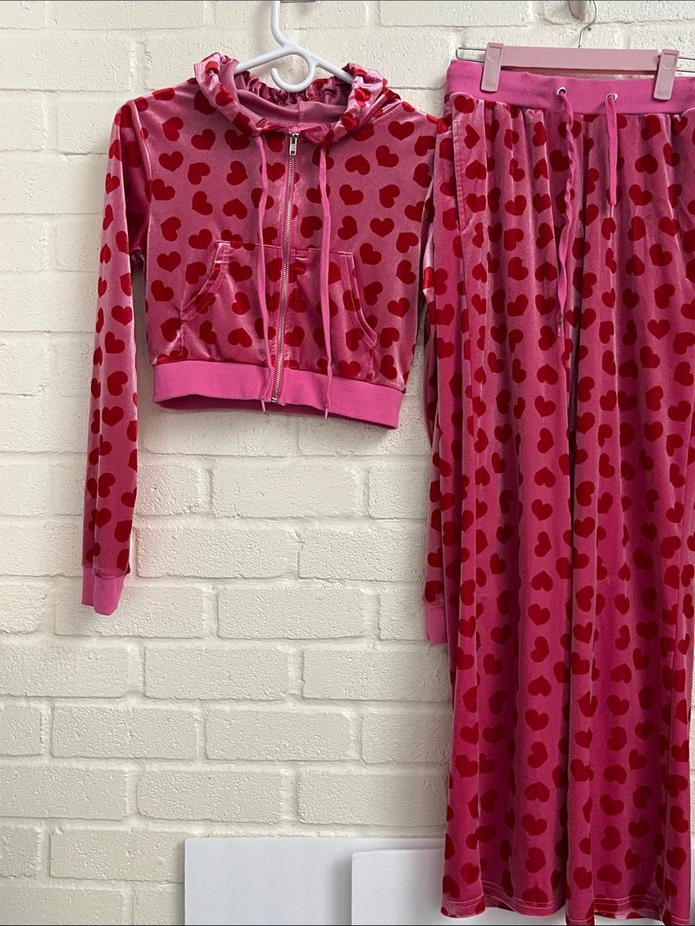 Womens Pink Heart-Print  velour set  sugar thrillz